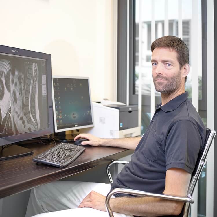 Dr. med Henning Borchert Arzt Radiologe Diagnose