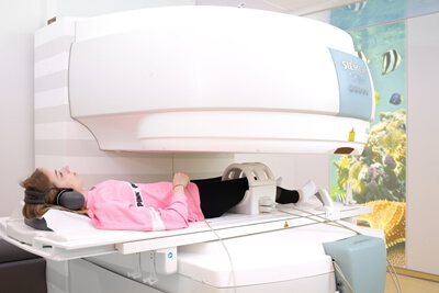 Lagerung Knie-Untersuchung Offenes MRT